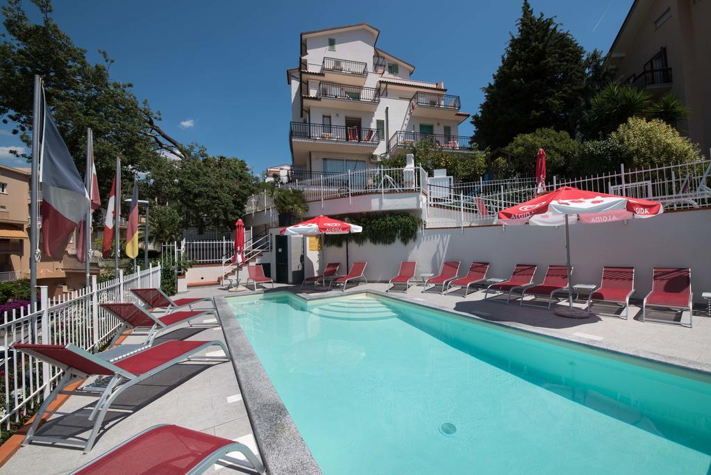 Aparthotel Oleandro 3*