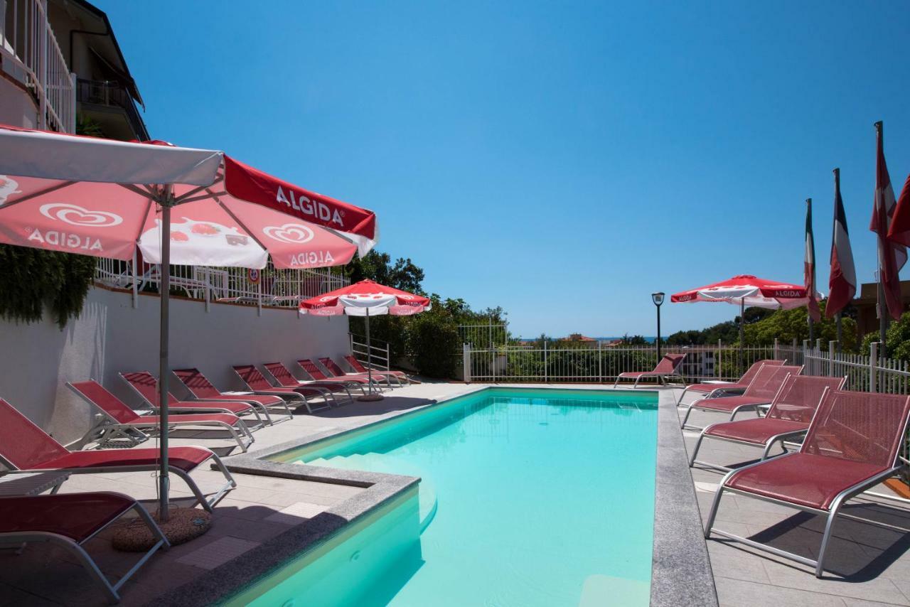 Oleandro Aparthotel Pietra Ligure