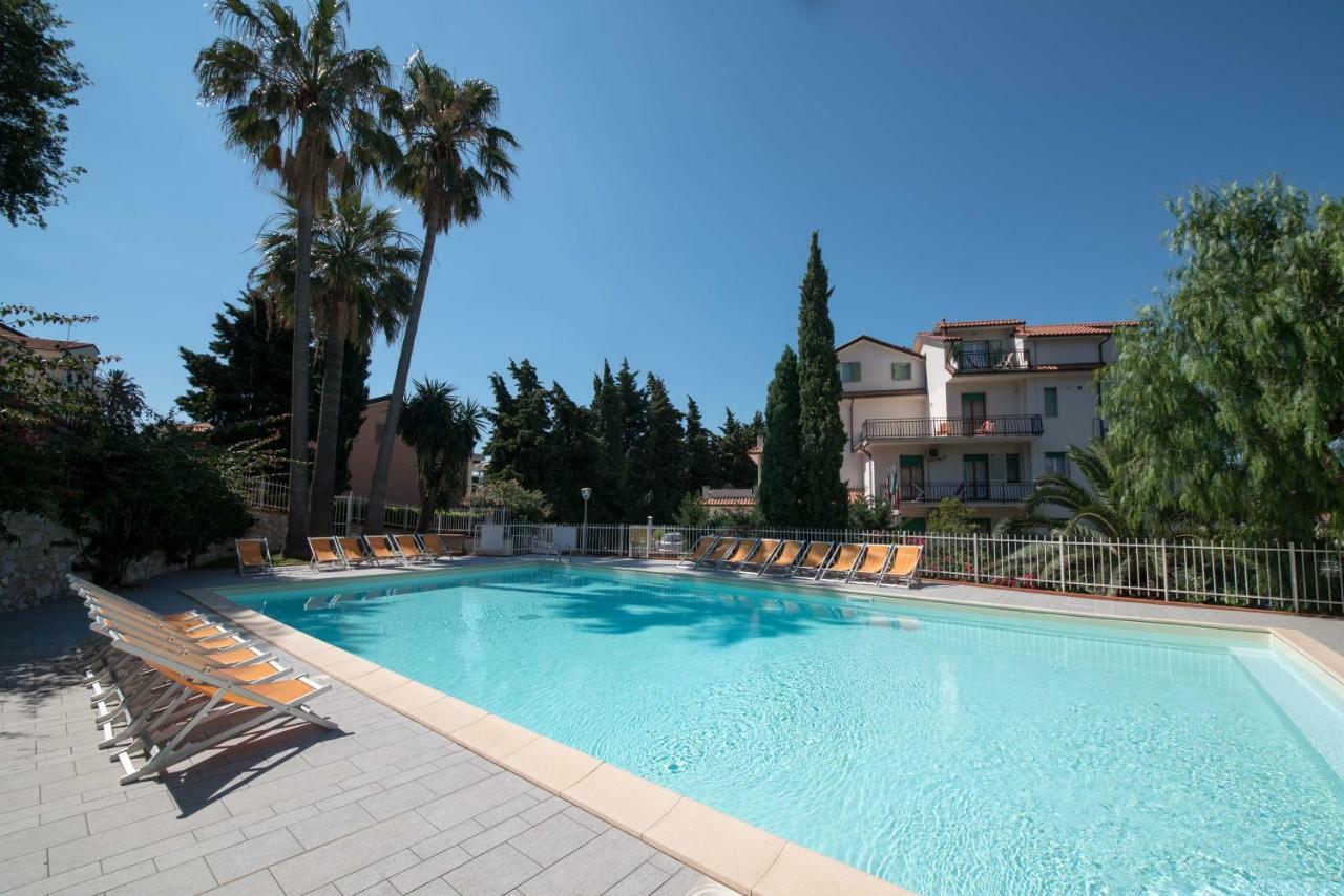 Aparthotel Oleandro Pietra Ligure